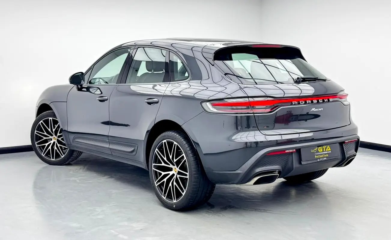 2023 Porsche Macan, Porsche Service History, 1 Year warranty, Excellent Condition, GCC - Thumbnail 4