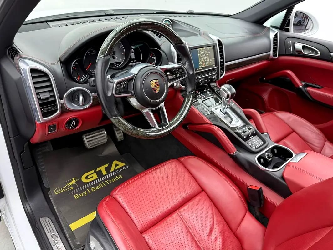 2016 Porsche Cayenne S, Service History, Fully Loaded, Excellent Condition, GCC - Thumbnail 9