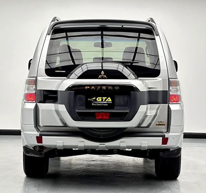 2022 Mitsubishi Pajero GLS, 1 Year Unlimited Km Warranty, Excellent Condition, GCC - Thumbnail 5