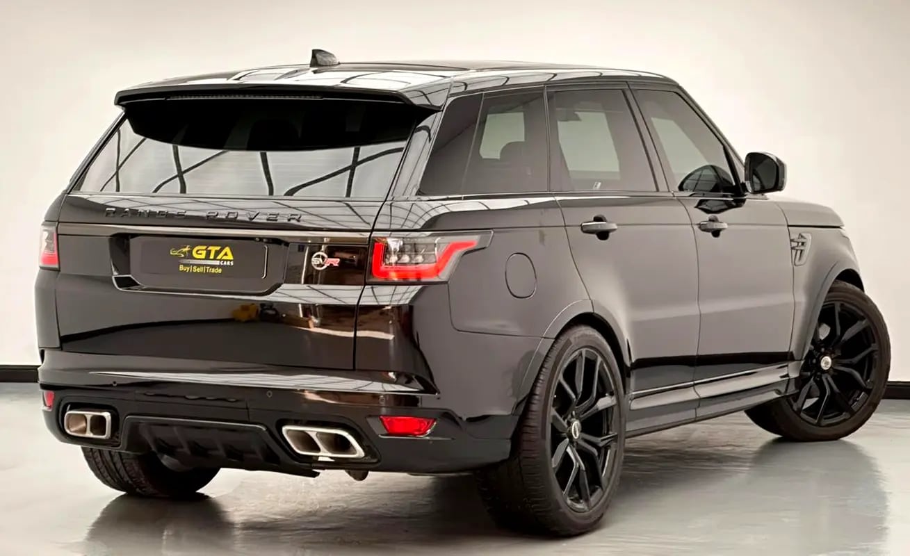 2019 Range Rover Sport SVR Carbon Edition, 1 Year Warranty Unlimited Km, Full Service History, GCC - Thumbnail 4