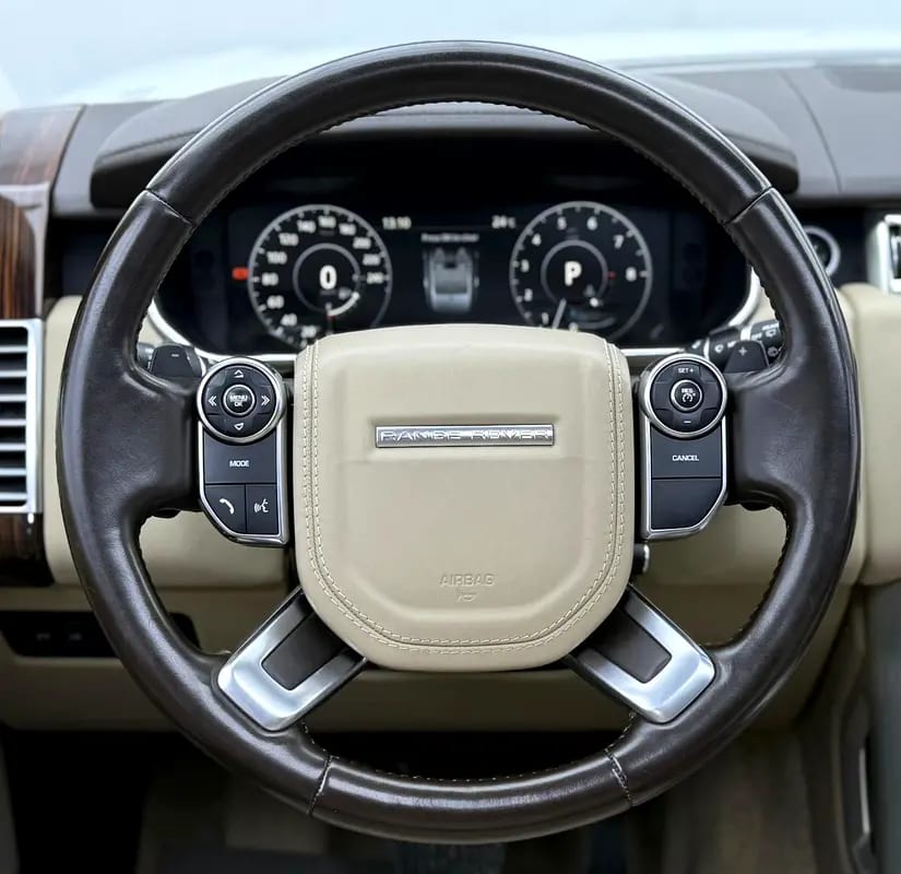 2017 Range Rover Vogue HSE, Range Rover Full Service History, Excellent Condition, GCC - Thumbnail 7