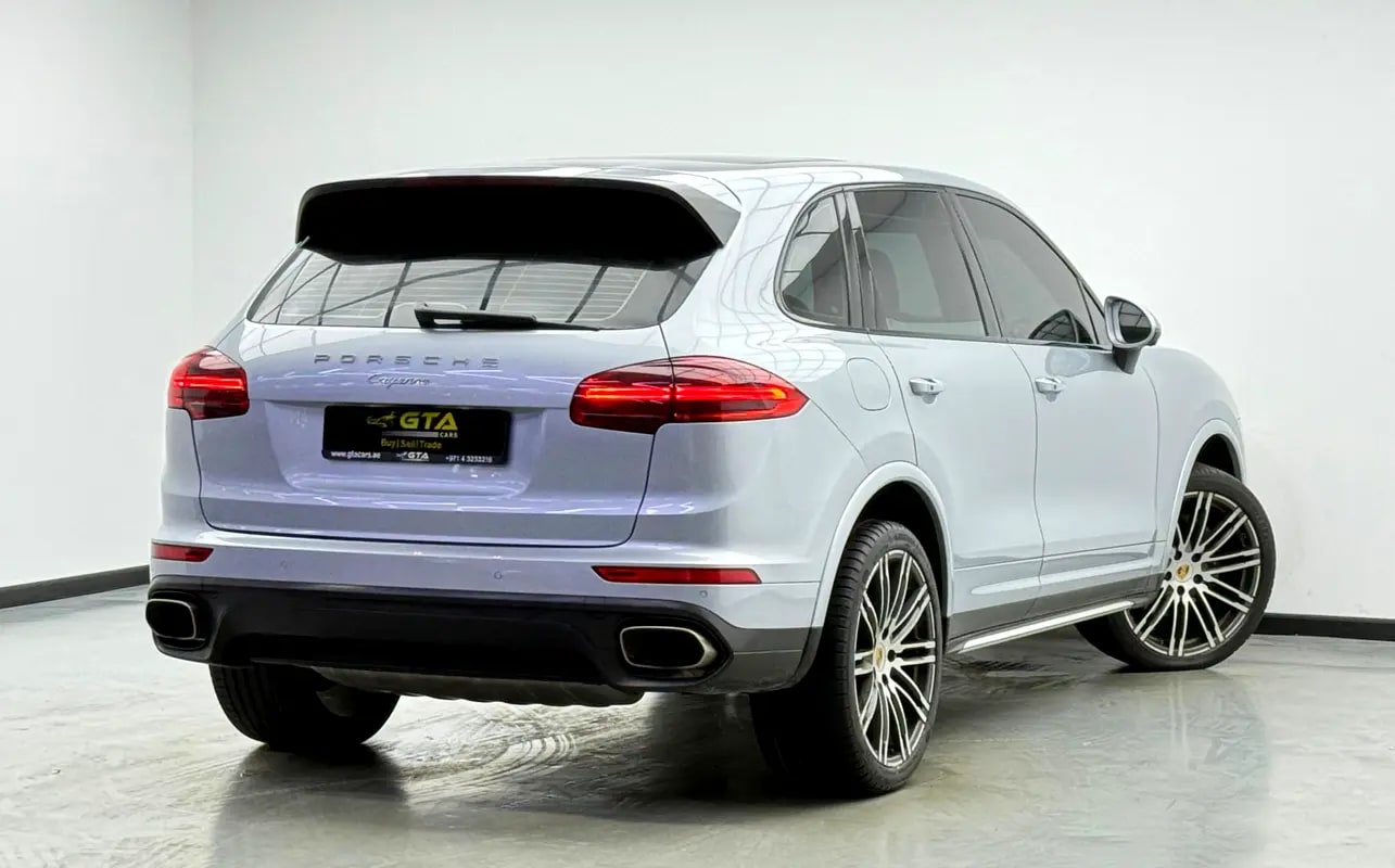 2017 Porsche Cayenne Platinum Edition, Full Service History, Excellent Condition, GCC - Thumbnail 4