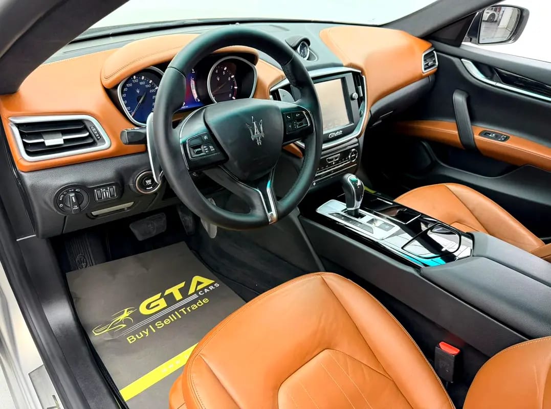2016 Maserati Ghibli Q4, Full Maserati Service History, Excellent Condition, GCC - Thumbnail 9