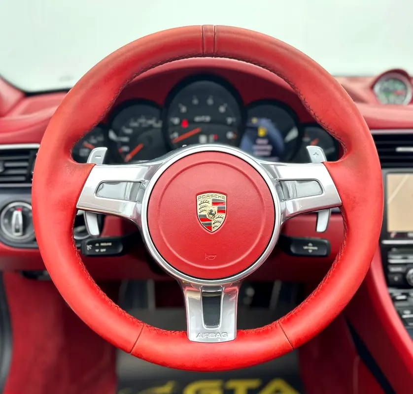 2015 Porsche 911 Carrera 4 GTS Cabriolet, Porsche Full Service History, Excellent Condition, GCC - Thumbnail 8