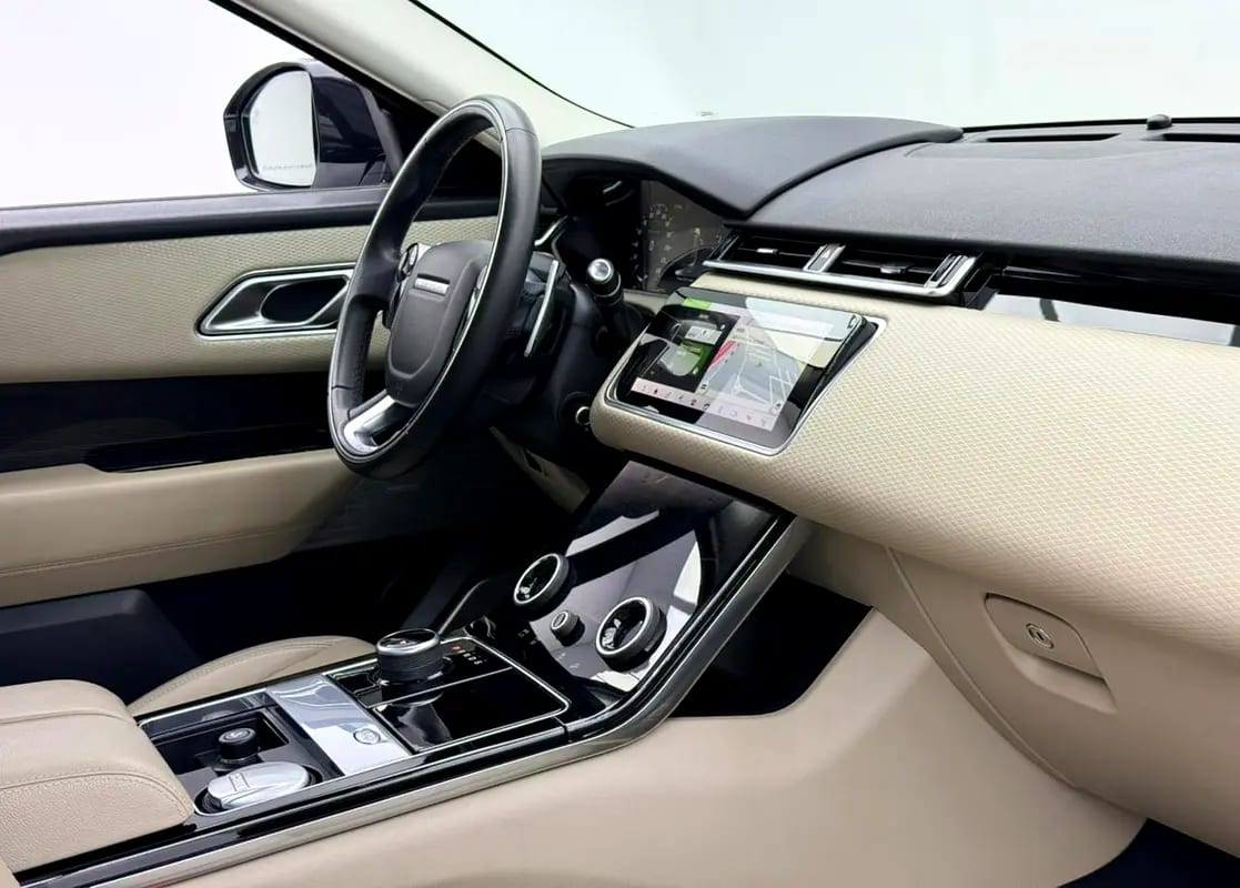 2020 Range Rover Velar P250 SE Dynamic, Warranty, Fully Loaded, Excellent Condition, GCC - Thumbnail 7