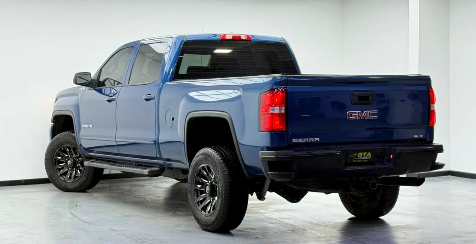 2018 GMC Sierra 2500HD SLE, Service History, Fully Loaded, Excellent Condition, GCC - Thumbnail 6