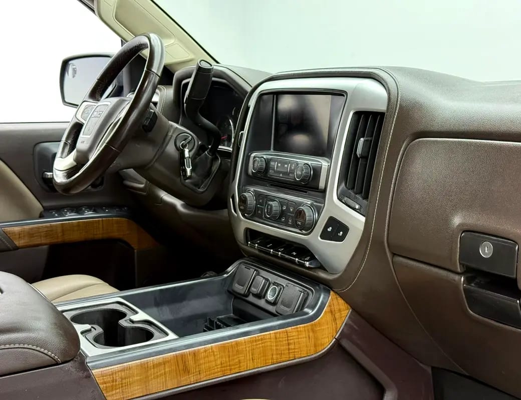 2018 GMC Sierra 2500HD SLE, Service History, Fully Loaded, Excellent Condition, GCC - Thumbnail 7