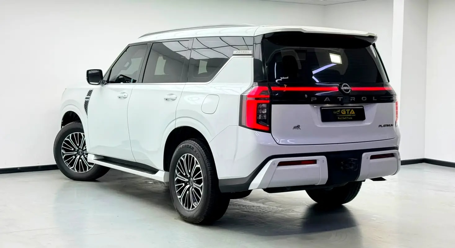 2025 Nissan Patrol SE Platinum, Nissan Warranty + Service Pack, Full Nissan Service History, GCC - Thumbnail 4