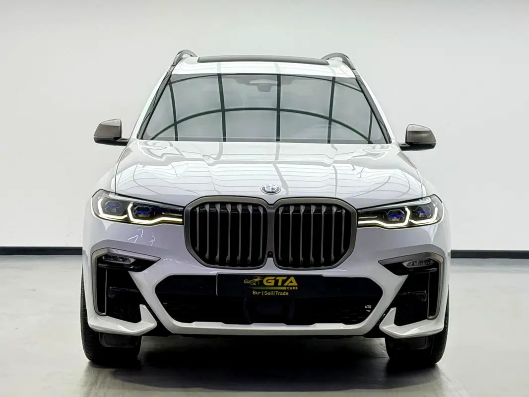 2022 BMW X7 M50i M-Sport, 2027 BMW Warranty + Service Pack, Full BMW Service History, 7 Seater, GCC - Thumbnail 2