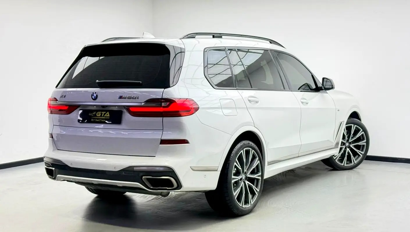 2022 BMW X7 M50i M-Sport, 2027 BMW Warranty + Service Pack, Full BMW Service History, 7 Seater, GCC - Thumbnail 4
