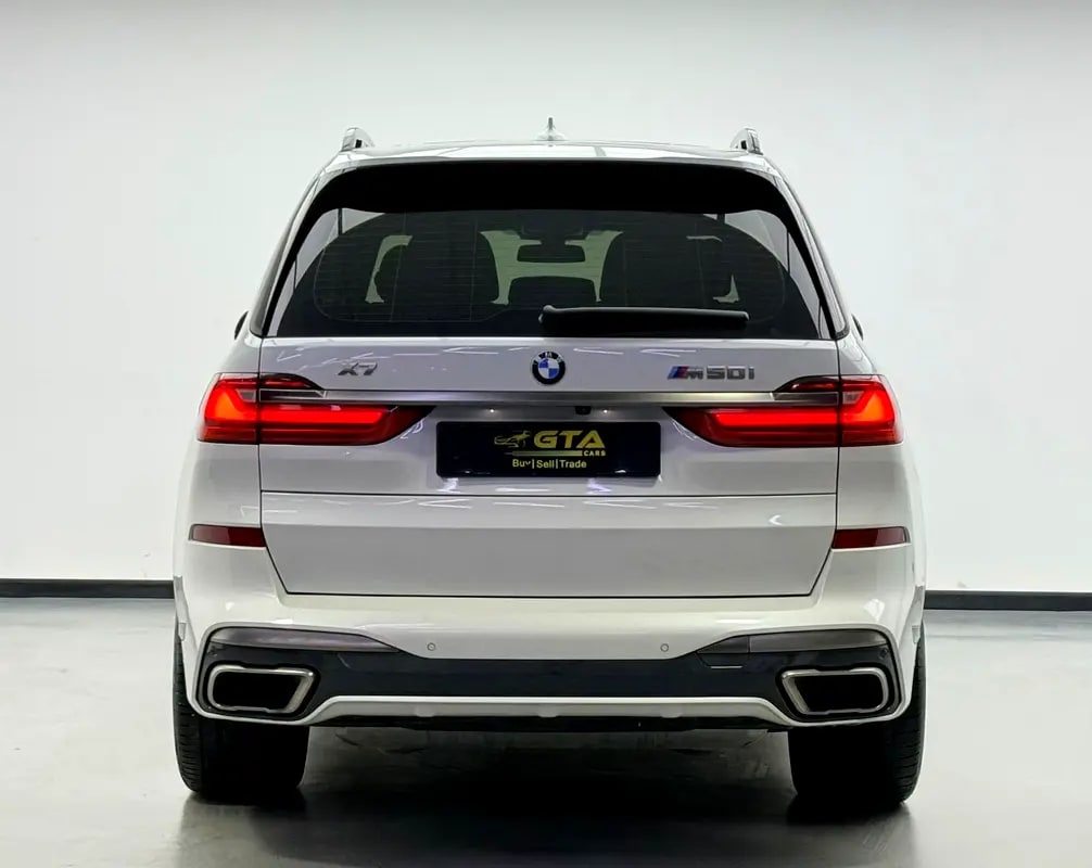 2022 BMW X7 M50i M-Sport, 2027 BMW Warranty + Service Pack, Full BMW Service History, 7 Seater, GCC - Thumbnail 5