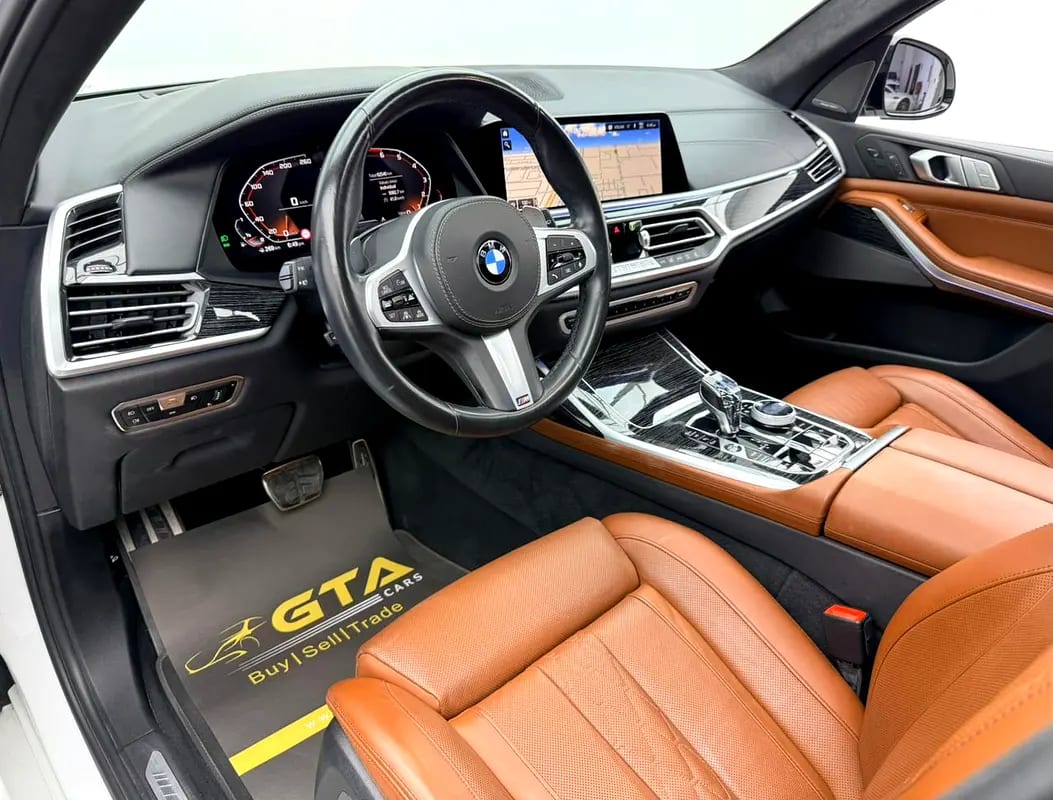 2022 BMW X7 M50i M-Sport, 2027 BMW Warranty + Service Pack, Full BMW Service History, 7 Seater, GCC - Thumbnail 10