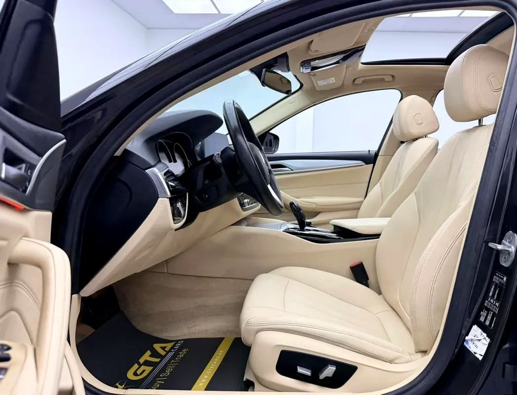 2020 BMW 520i, Warranty, Service History, Fully Loaded, Excellent Condition, GCC - Thumbnail 8