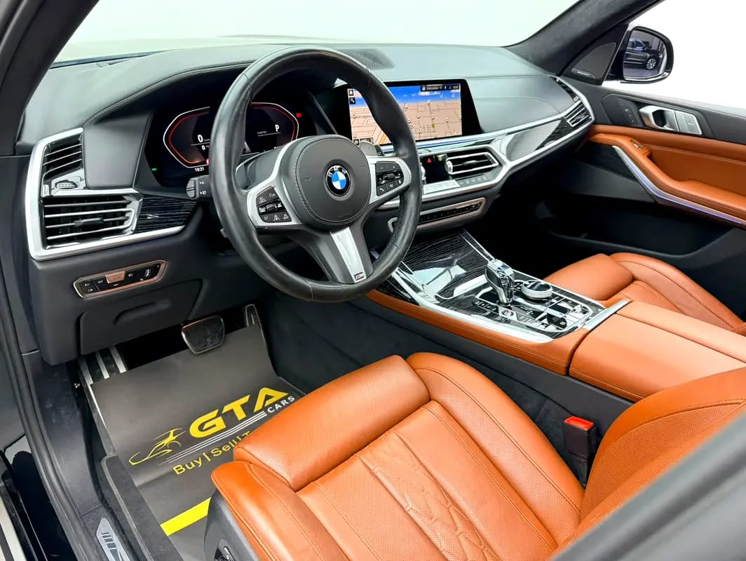 2022 BMW X7 xDrive40i M-Sport, 2027 BMW Warranty + Service Pack, Low Km, 7 Seater, GCC - Thumbnail 10
