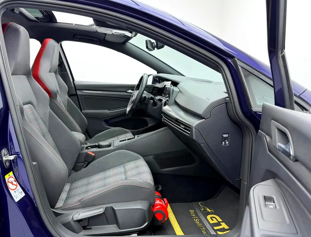 2022 Volkswagen Golf GTI, Warranty, Full VW Service History, Excellent Condition, GCC - Thumbnail 9