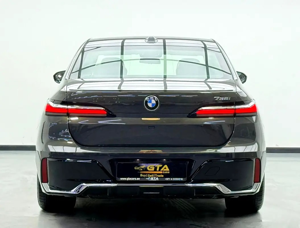 2023 BMW 735i, 2028 BMW Warranty + Service Pack, Full BMW Service History, Low Km, Fully Loaded, GCC - Thumbnail 5