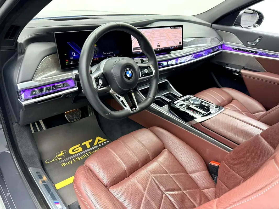 2023 BMW 735i, 2028 BMW Warranty + Service Pack, Full BMW Service History, Low Km, Fully Loaded, GCC - Thumbnail 10