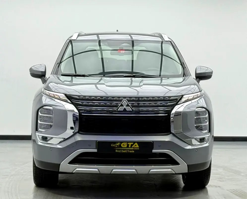 2023 Mitsubishi Outlander, Warranty, Full Mitsubishi Service History, Low Km, GCC - Thumbnail 2