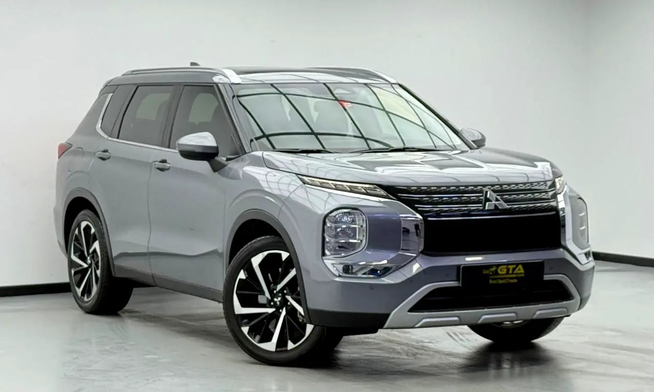 2023 Mitsubishi Outlander, Warranty, Full Mitsubishi Service History, Low Km, GCC - Thumbnail 3