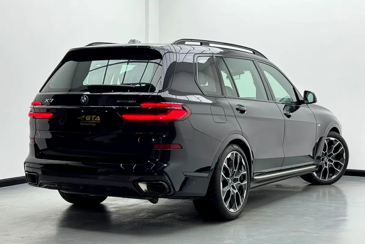 2025 BMW X7 xDrive40i M-Sport Pro, 2030 BMW Warranty + Service Pack, Low Km, Fully Loaded, GCC - Thumbnail 4