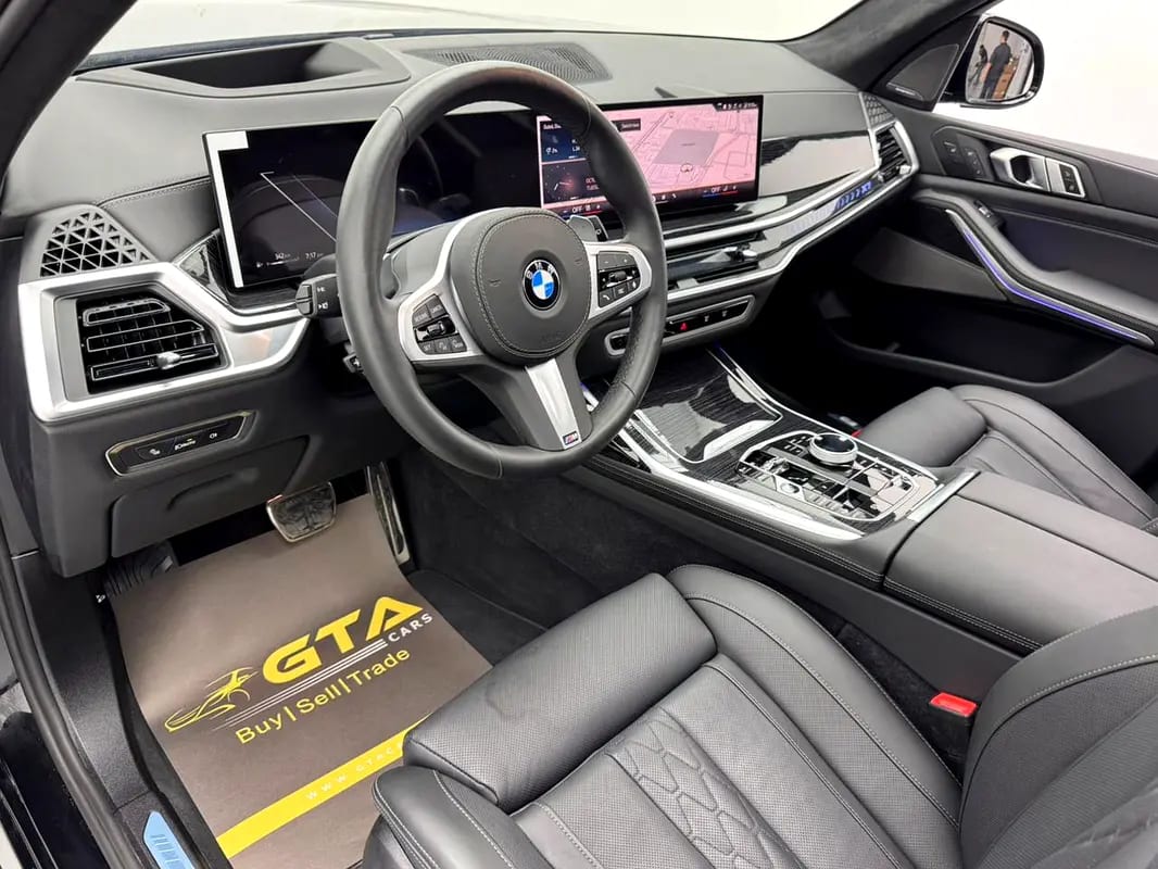 2025 BMW X7 xDrive40i M-Sport Pro, 2030 BMW Warranty + Service Pack, Low Km, Fully Loaded, GCC - Thumbnail 9