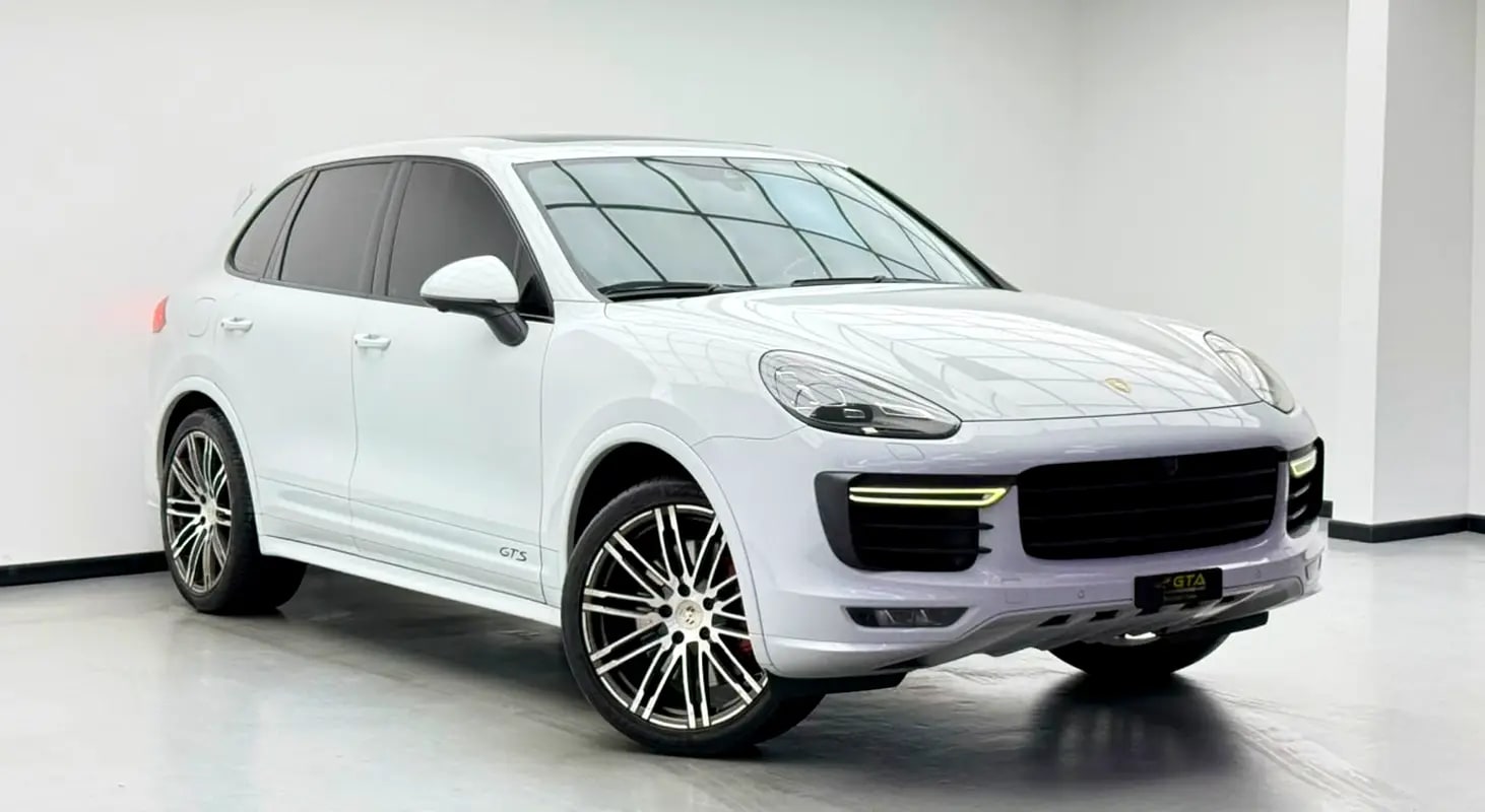 2016 Porsche Cayenne GTS, Full Service History, Carbon Fiber Interior, Excellent Condition, GCC - Thumbnail 3