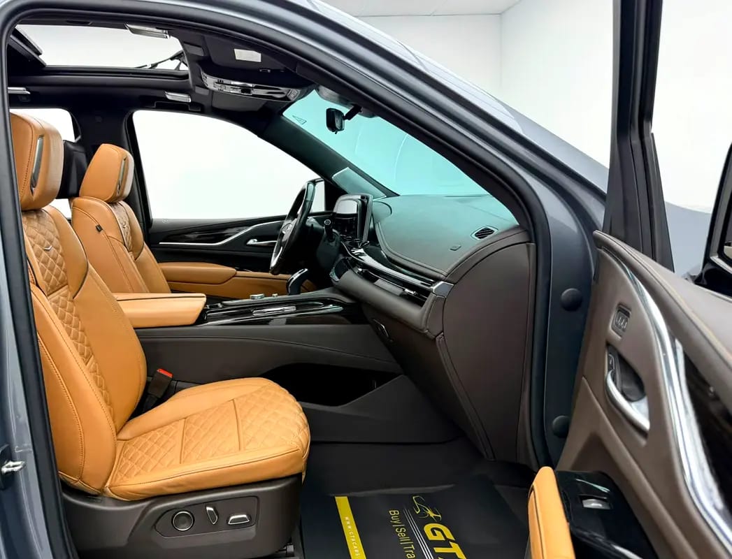 2021 Cadillac Escalade Platinum, Warranty, Full Cadillac Service History, Excellent Condition, GCC - Thumbnail 9
