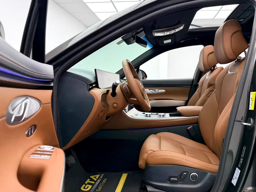 2025 Genesis GV70 Prestige+, 2030 Genesis Warranty + Service Pack, Full Genesis Service History, GCC - Thumbnail 8