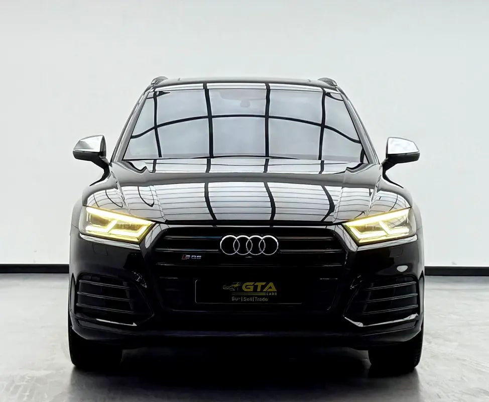 2018 Audi SQ5 Quattro, Full Service History, Carbon Fiber Interior, Excellent Condition, GCC - Thumbnail 2