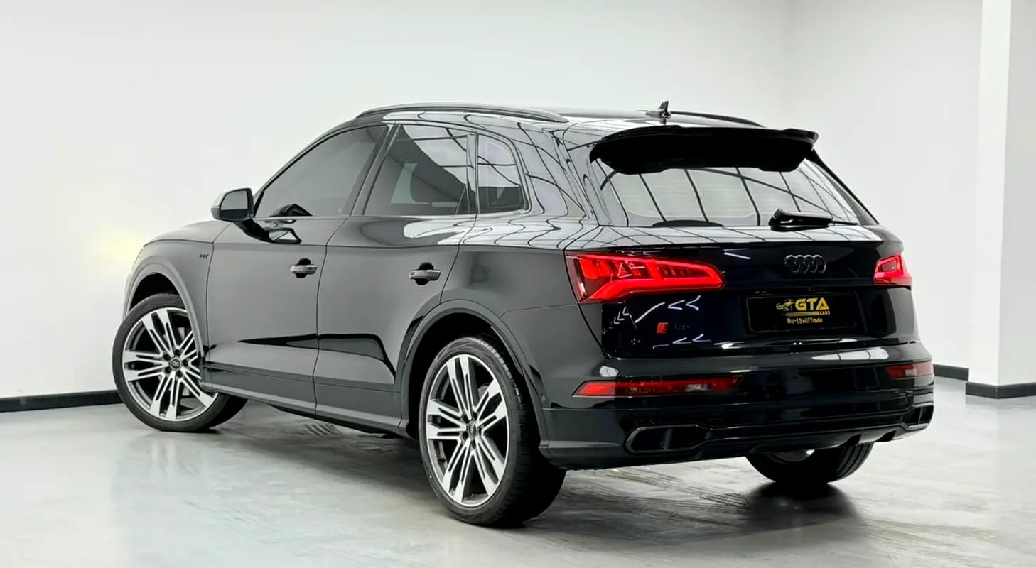2018 Audi SQ5 Quattro, Full Service History, Carbon Fiber Interior, Excellent Condition, GCC - Thumbnail 6