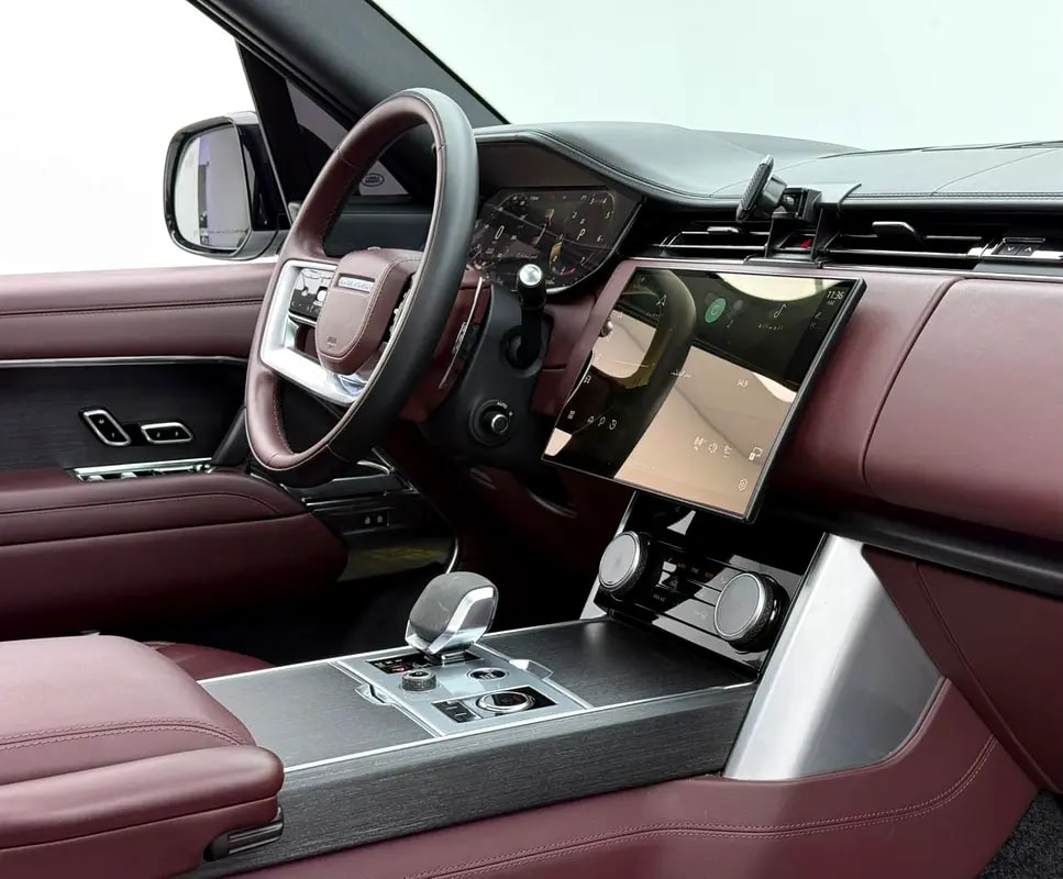 2023 Range Rover HSE P530, 2027 RR Warranty, 2028 RR Service Pack, Full RR Service History, GCC - Thumbnail 7