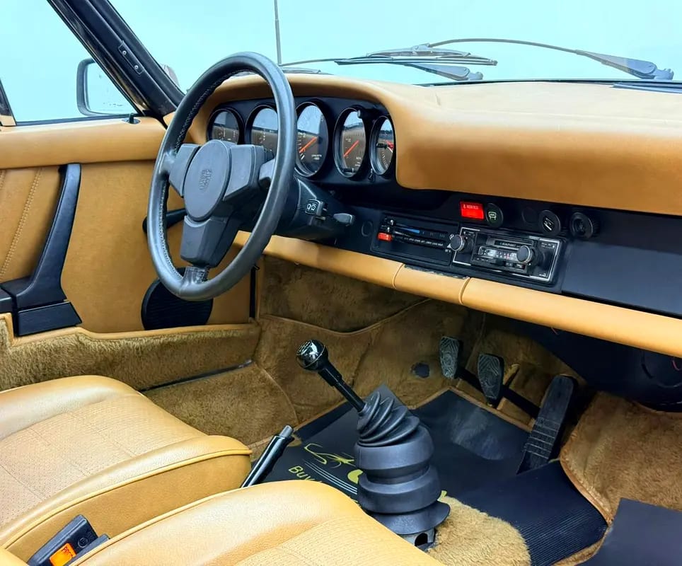 1976 Porsche Carrera S, Sunroof, Blaupunkt Audio System, Fully Restored, Canadian Specs - Thumbnail 8