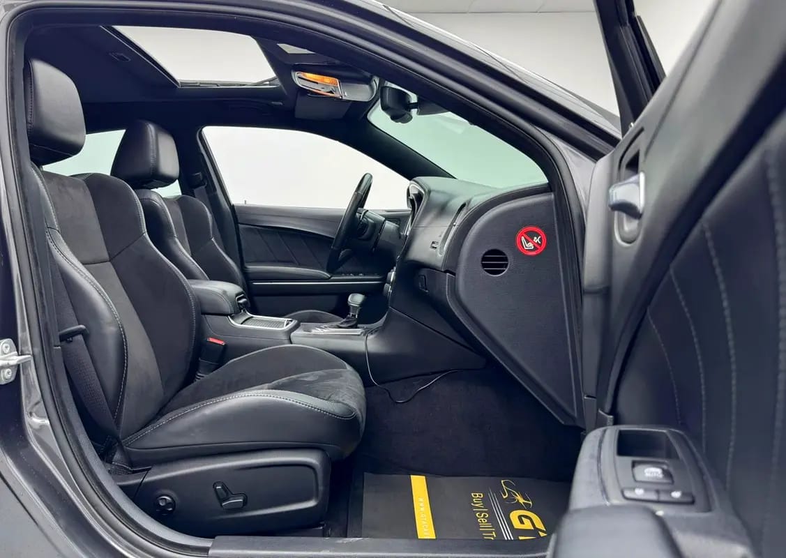 2019 Dodge Charger R/T, Warranty, Full Service History, Fully Loaded, Excellent Condition, GCC - Thumbnail 9