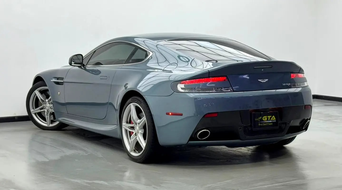 2015 Aston Martin Vantage V8, Service History, Fully Loaded, Excellent Condition, GCC - Thumbnail 6