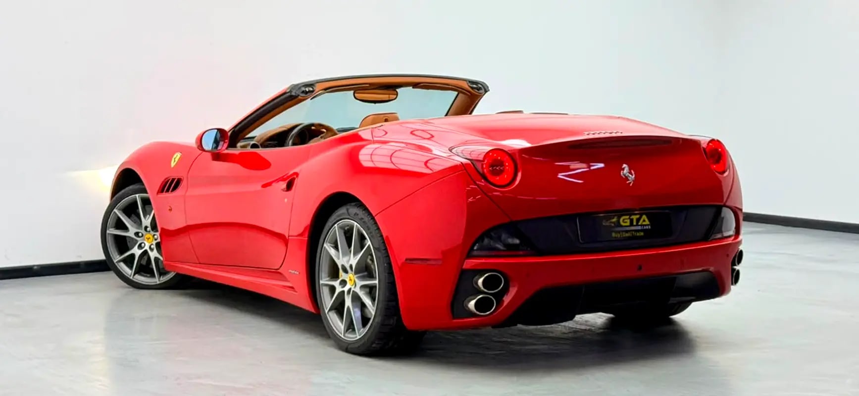 2013 Ferrari California Convertible, Service History, Carbon Fiber Interior, Fully Loaded, GCC - Thumbnail 6