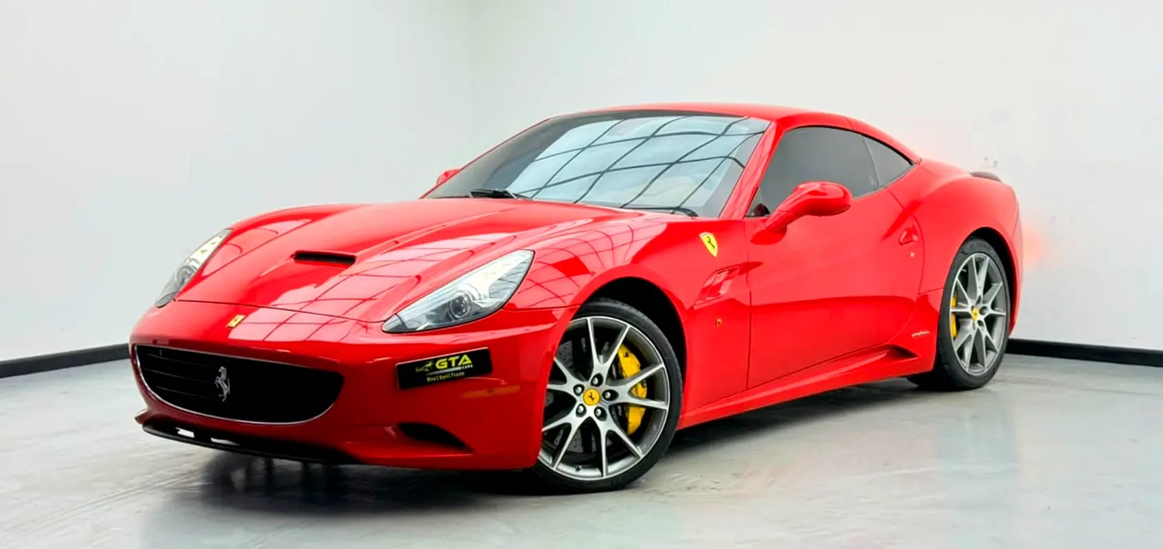 2013 Ferrari California Convertible, Service History, Carbon Fiber Interior, Fully Loaded, GCC - Thumbnail 8