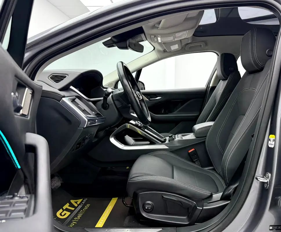 2021 Jaguar I-Pace EV400, 2026 Jaguar Warranty + Service Pack, Very Low Km, Excellent Condition, GCC - Thumbnail 8