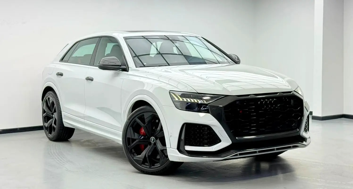 2020 Audi RSQ8 4.0TFSI Quattro, Warranty, Carbon Fiber Package, Excellent Condition, GCC - Thumbnail 3