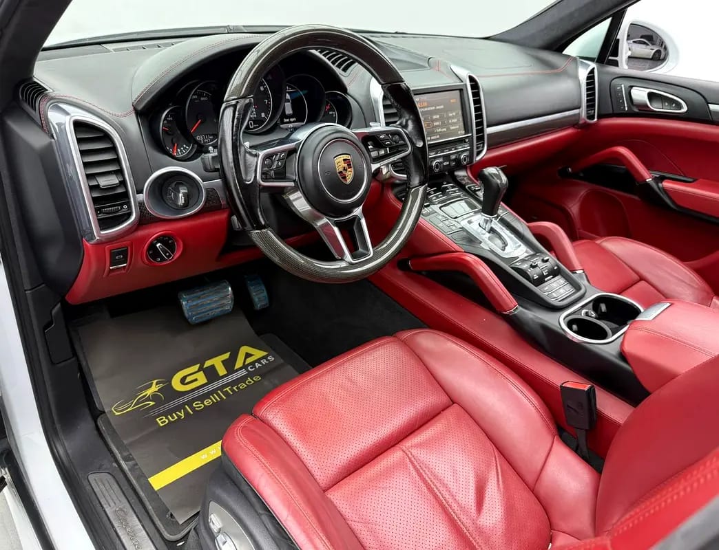 2016 Porsche Cayenne GTS, Carbon Fiber Interior, Fully Loaded, Excellent Condition, GCC - Thumbnail 10