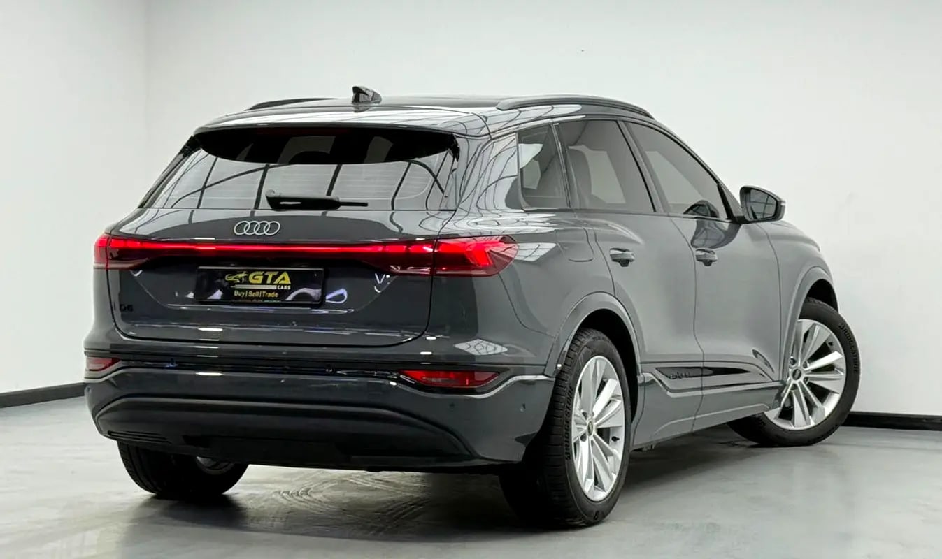 2025 Audi Q6 55 E-Tron Quattro Progress Long Range, Audi Warranty + Service Pack, Low Km, GCC - Thumbnail 4