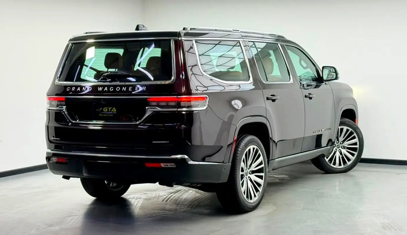 2023 Jeep Grand Wagoneer Series III, 2028 Jeep Warranty, Full Jeep Service History, 7 Seater, GCC - Thumbnail 4