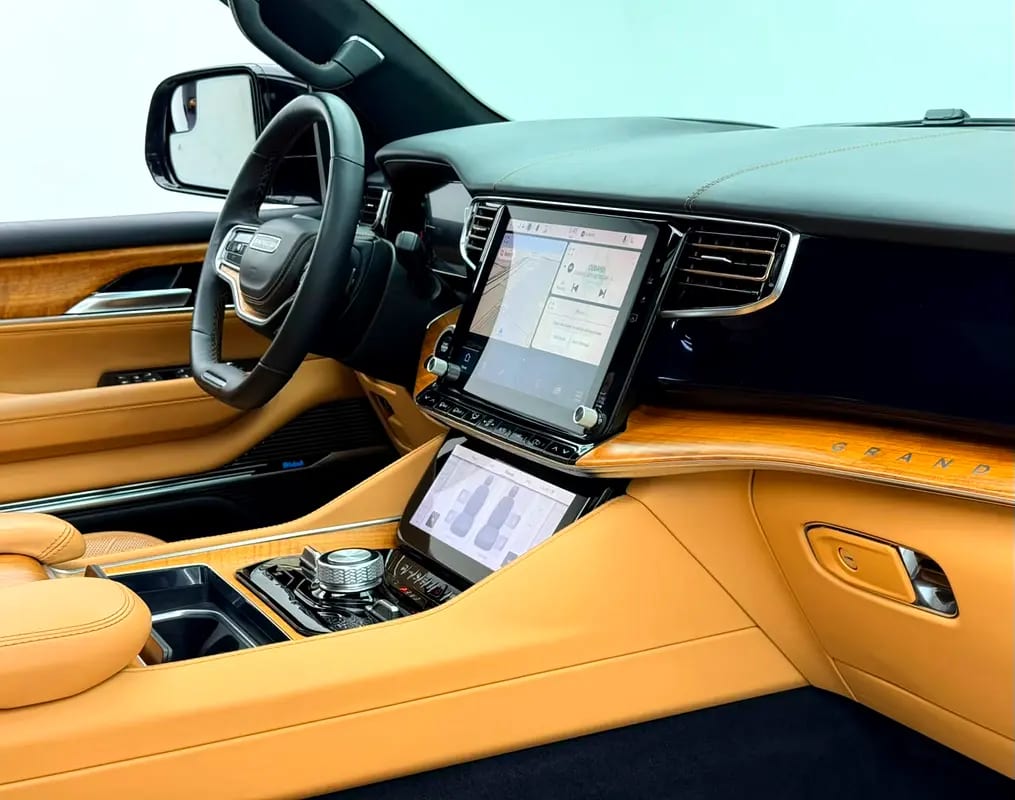 2023 Jeep Grand Wagoneer Series III, 2028 Jeep Warranty, Full Jeep Service History, 7 Seater, GCC - Thumbnail 7