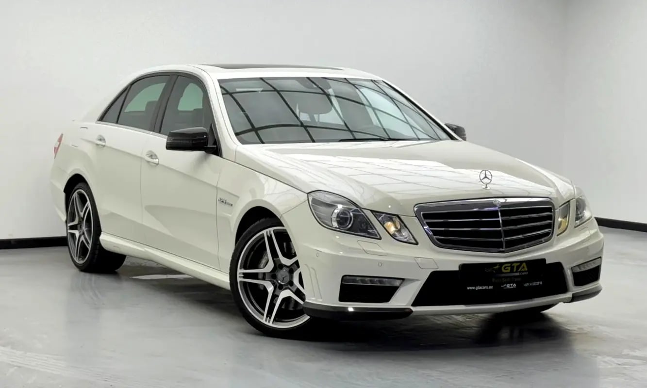 2011 Mercedes Benz E63 AMG, 3 Years Mercedes Service Pack, Full Mercedes Service History, GCC - Thumbnail 3