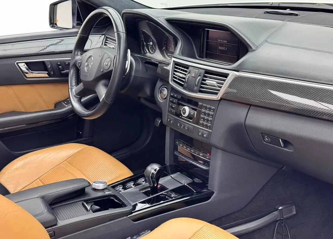 2011 Mercedes Benz E63 AMG, 3 Years Mercedes Service Pack, Full Mercedes Service History, GCC - Thumbnail 7