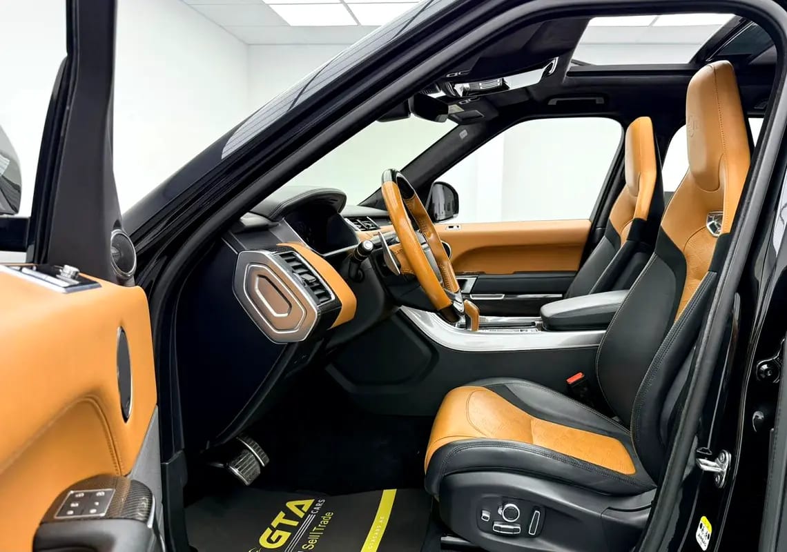 2022 Range Rover Sport SVR, 2027 RR Warranty + Service Pack, Full RR Service History, GCC - Thumbnail 8