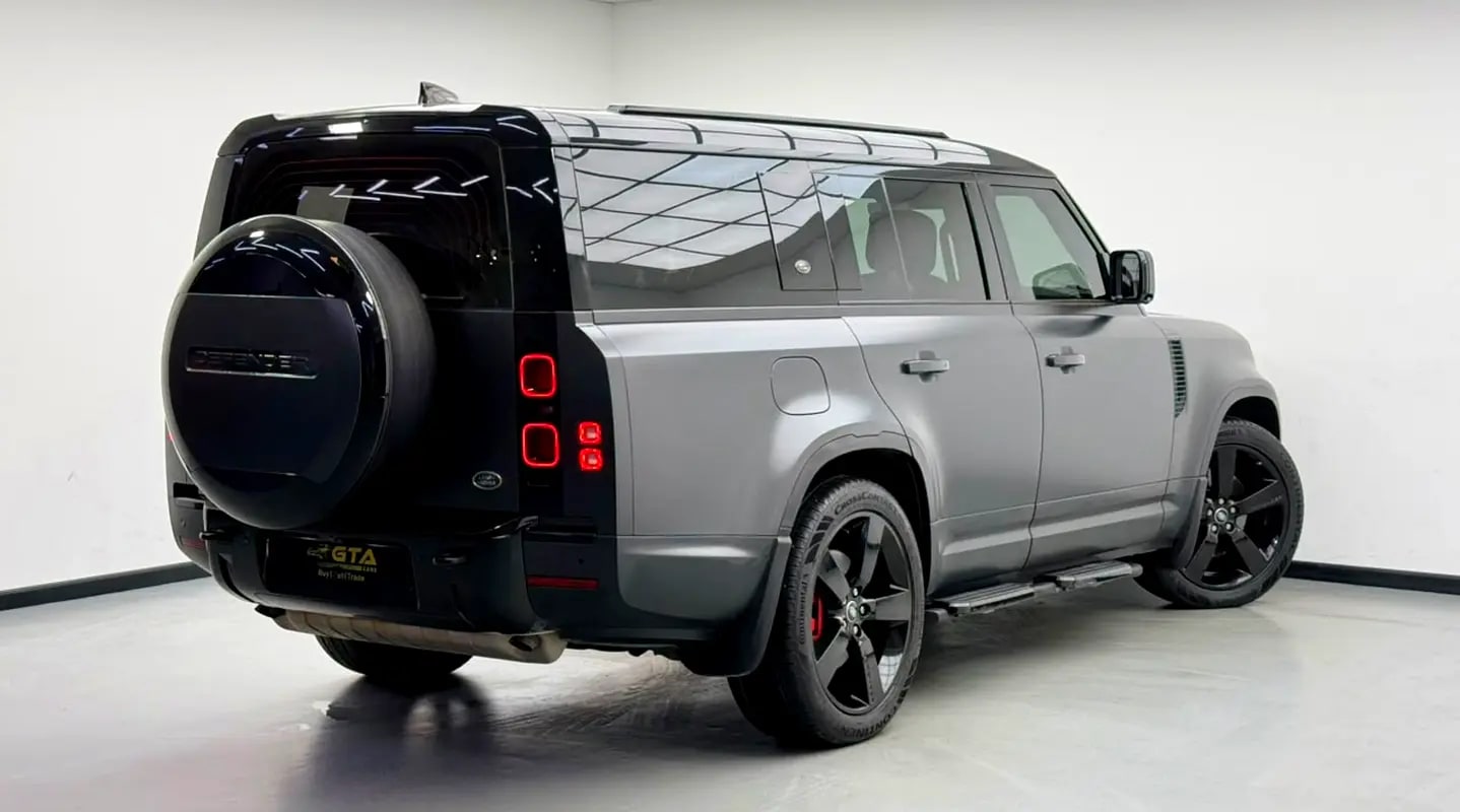 2023 Land Rover Defender 130 HSE P400, 5 Year LR Warranty + Service Pack, 8 Seater, GCC - Thumbnail 4