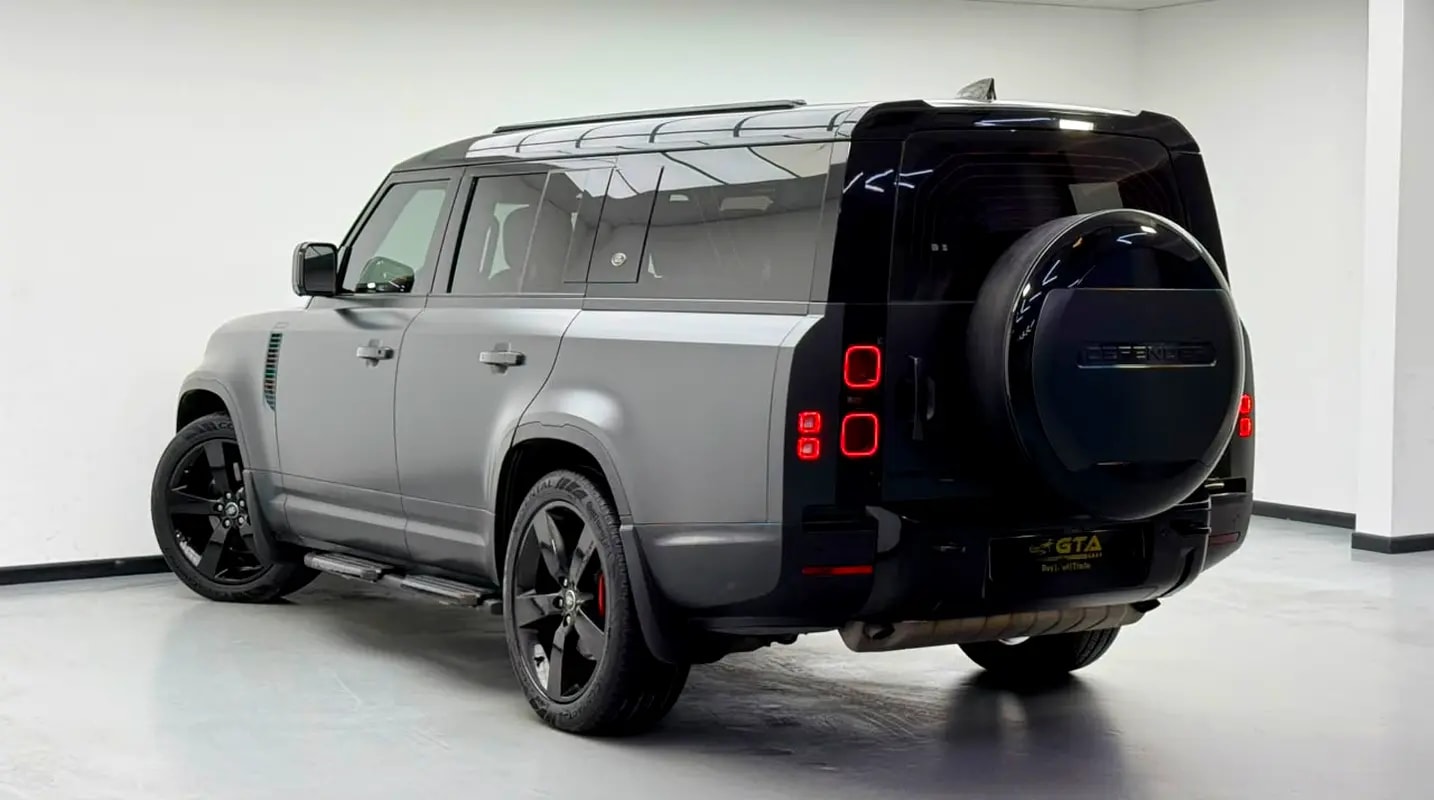 2023 Land Rover Defender 130 HSE P400, 5 Year LR Warranty + Service Pack, 8 Seater, GCC - Thumbnail 6