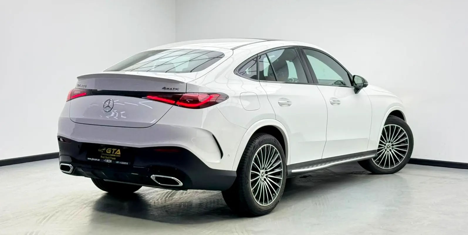 2025 Mercedes Benz GLC200 AMG 4MATIC Coupe, 2029 MB Warranty + Service Pack, Very Low Km, GCC - Thumbnail 4