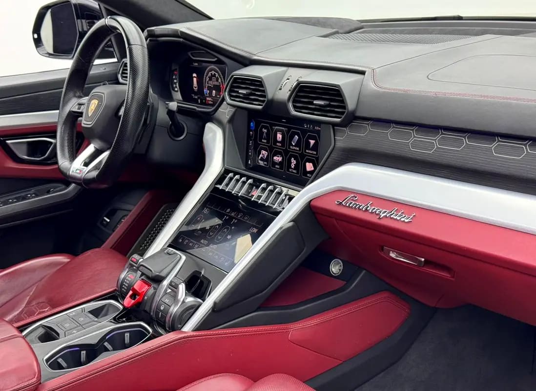 2019 Lamborghini Urus, Full Service History, Fully Loaded, Excellent Condition, GCC - Thumbnail 7