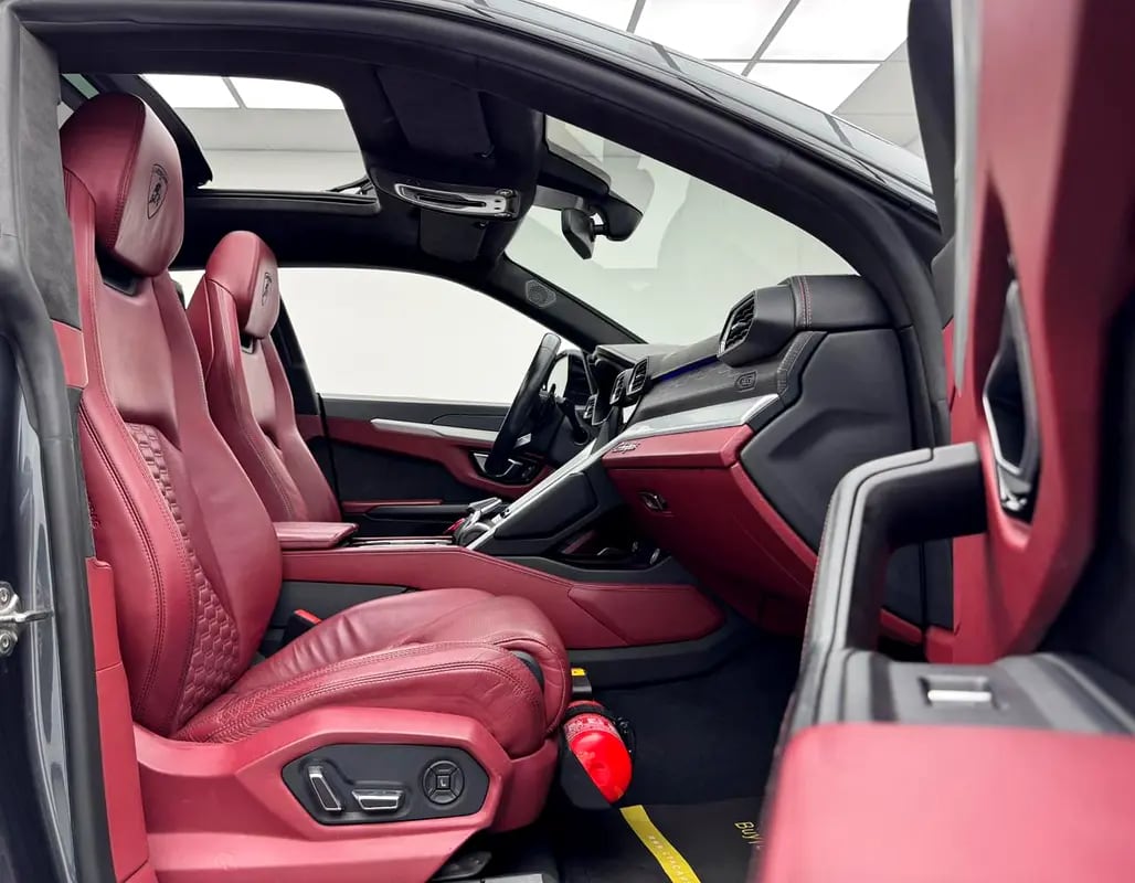 2019 Lamborghini Urus, Full Service History, Fully Loaded, Excellent Condition, GCC - Thumbnail 9